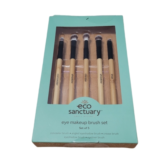 Beauty Bundle Volume adding brush, Nail polish strips, Make-up brushes, & Bag - Picture 5 of 16